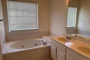 8818 Royal Doulton Ln, Fairfax, VA 22031 - Photo 43