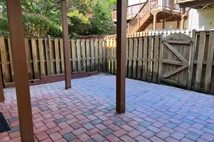 8818 Royal Doulton Ln, Fairfax, VA 22031 - Photo 15