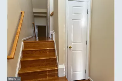 8818 Royal Doulton Lane, Fairfax, VA 22031 - Photo 3