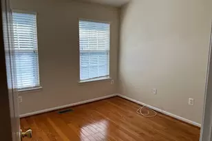 8818 Royal Doulton Ln, Fairfax, VA 22031 - Photo 49