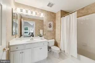 2068 Beacon Heights Dr, Reston, VA 20191 - Photo 27