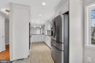 1302 Clayborne House Ct, McLean, VA 22101 - Photo 19