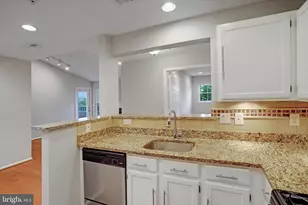 12001 Taliesin Pl, Reston, VA 20190 - Photo 5