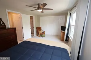 9041 White Rose Ln, Fairfax, VA 22031 - Photo 15