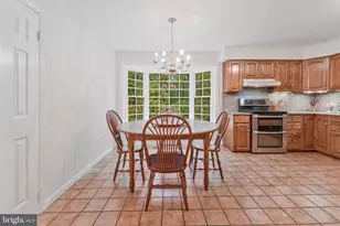 9222 Jeffery Rd, Great Falls, VA 22066 - Photo 25