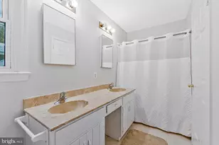 9222 Jeffery Rd, Great Falls, VA 22066 - Photo 47