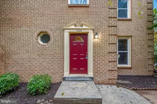 11525 Pine Cone Ct, Reston, VA 20191 - Photo 3