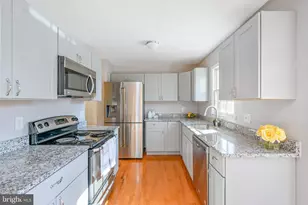 10691 John Ayres Dr, Fairfax, VA 22032 - Photo 17