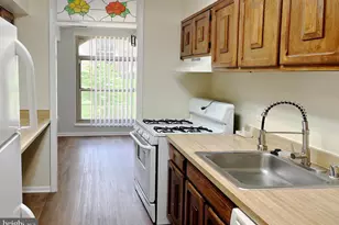 3322 Woodburn Village Dr, Annandale, VA 22003 - Photo 5