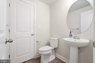 2837 Hokie Ln, Alexandria, VA 22306 - Photo 11