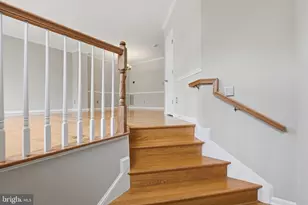 1986 Logan Manor Dr, Reston, VA 20190 - Photo 7