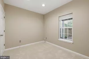 1986 Logan Manor Dr, Reston, VA 20190 - Photo 31