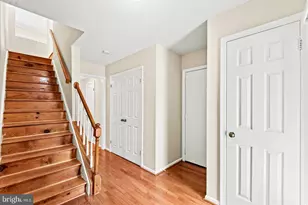 2112 Hutchison Grove Ct, Falls Church, VA 22043 - Photo 19