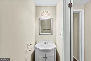 2112 Hutchison Grove Ct, Falls Church, VA 22043 - Photo 13