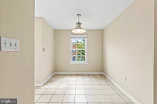 2112 Hutchison Grove Ct, Falls Church, VA 22043 - Photo 5