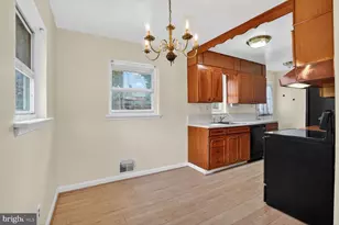 3601 Crest Dr, Annandale, VA 22003 - Photo 9