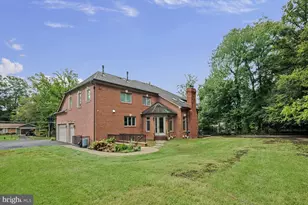 9404 Forest Haven Dr, Alexandria, VA 22309 - Photo 3