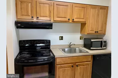 1808 Old Meadow Road #911, McLean, VA 22102 - Photo 9