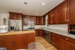 2101 Whiteoaks Dr, Alexandria, VA 22306 - Photo 25