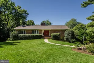 2101 Whiteoaks Dr, Alexandria, VA 22306 - Photo 3