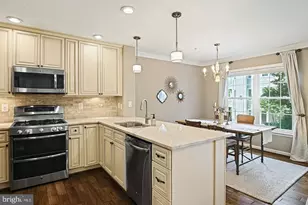 12908 Fair Briar Ln, Fairfax, VA 22033 - Photo 3