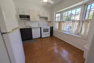 8241 Clifton Farm Ct, Alexandria, VA 22306 - Photo 3