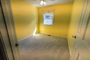 8241 Clifton Farm Ct, Alexandria, VA 22306 - Photo 15