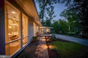 2400 Sherwood Hall Ln, Alexandria, VA 22306 - Photo 77