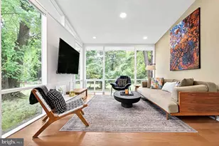 2400 Sherwood Hall Ln, Alexandria, VA 22306 - Photo 17
