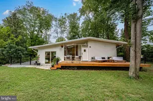2400 Sherwood Hall Ln, Alexandria, VA 22306 - Photo 65