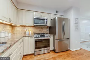 12504 Sweet Leaf Terrace, Fairfax, VA 22033 - Photo 11
