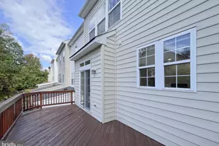 13901 Gothic Dr, Centreville, VA 20121 - Photo 19