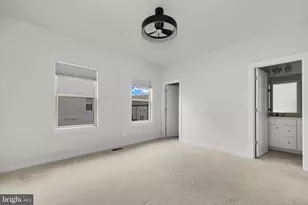 2128 Glacier Rd, Herndon, VA 20170 - Photo 23