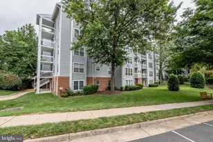 3179 Summit Square Dr, Oakton, VA 22124 - Photo 21