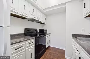 5490 Safe Harbor Ct, Fairfax, VA 22032 - Photo 9