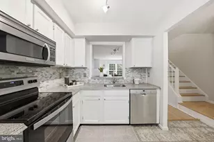 6472 Brick Hearth Ct, Alexandria, VA 22306 - Photo 7