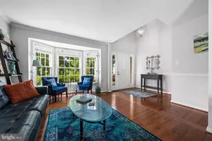 5608 Schoolfield Ct, Centreville, VA 20120 - Photo 3