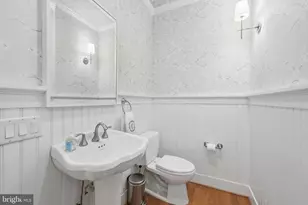 914 Plum St SW, Vienna, VA 22180 - Photo 23