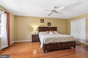 9415 Park Hunt Ct, Springfield, VA 22153 - Photo 23