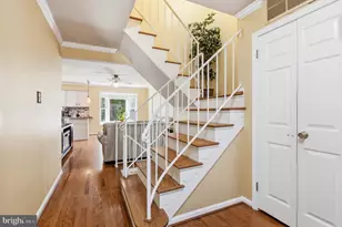 9415 Park Hunt Ct, Springfield, VA 22153 - Photo 3