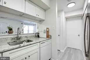 14366 Havener House Ct, Centreville, VA 20120 - Photo 15