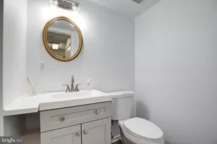 14366 Havener House Ct, Centreville, VA 20120 - Photo 3