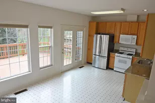 14243 Glade Spring Dr, Centreville, VA 20121 - Photo 7
