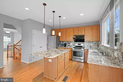 6350 Regal Oak Drive, Springfield, VA 22152 - Photo 7