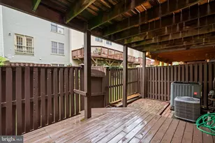 14614 Creek Valley Ct, Centreville, VA 20120 - Photo 17