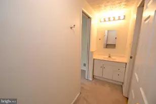 7985 Tyson Oaks Cir, Vienna, VA 22182 - Photo 11