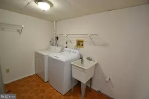 7985 Tyson Oaks Cir, Vienna, VA 22182 - Photo 27