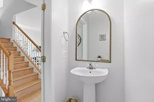 6350 Hawk View Ct, Alexandria, VA 22312 - Photo 17