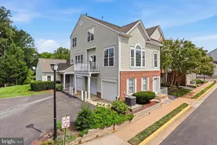 6350 Hawk View Ct, Alexandria, VA 22312 - Photo 3