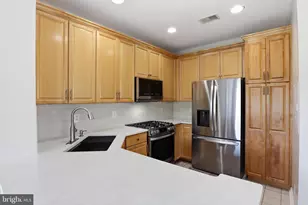 6350 Hawk View Ct, Alexandria, VA 22312 - Photo 11